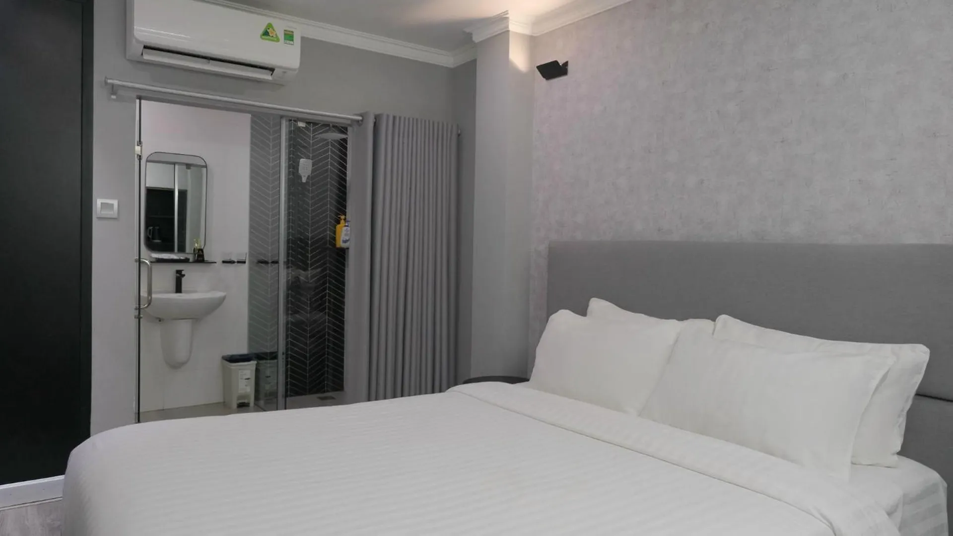 The Hotel Nicecy Хошимин 2*,
