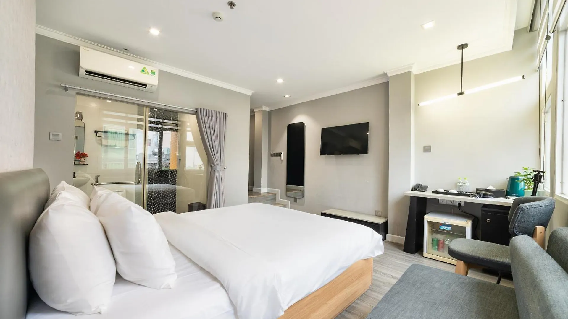 **  The Hotel Nicecy Хошимин Вьетнам